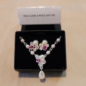 Avon - Silver and Pink Pearl Necklace and Earring Set - NEW